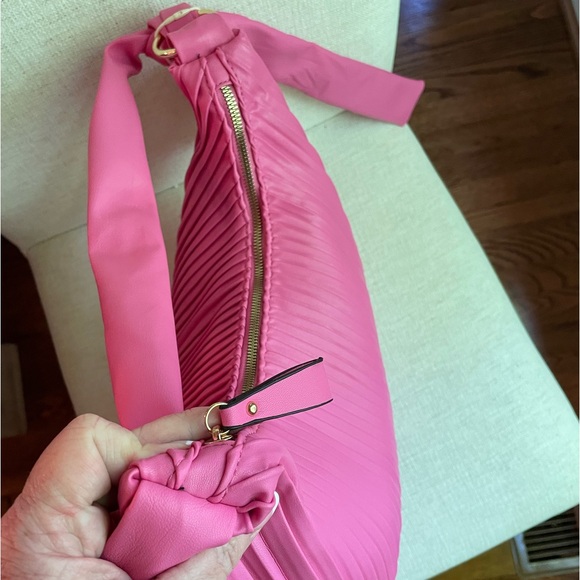 ❌❌SOLD❌❌Kayla & Ava🎉PRICE DROP🎉Pink Pleated Hobo Bag - Picture 6 of 10